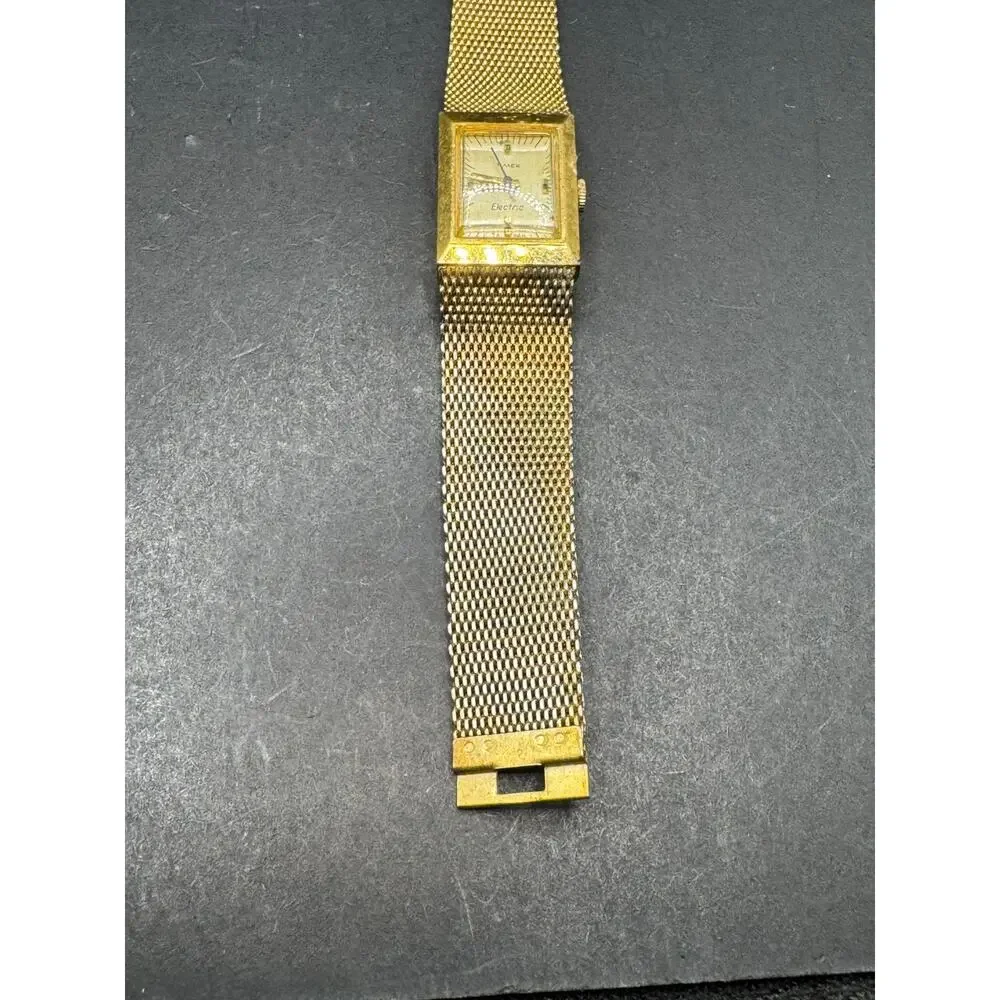Vintage Timex Electric Gold Tone Tank Watch With Mesh Band 18.5mm Taiwan
